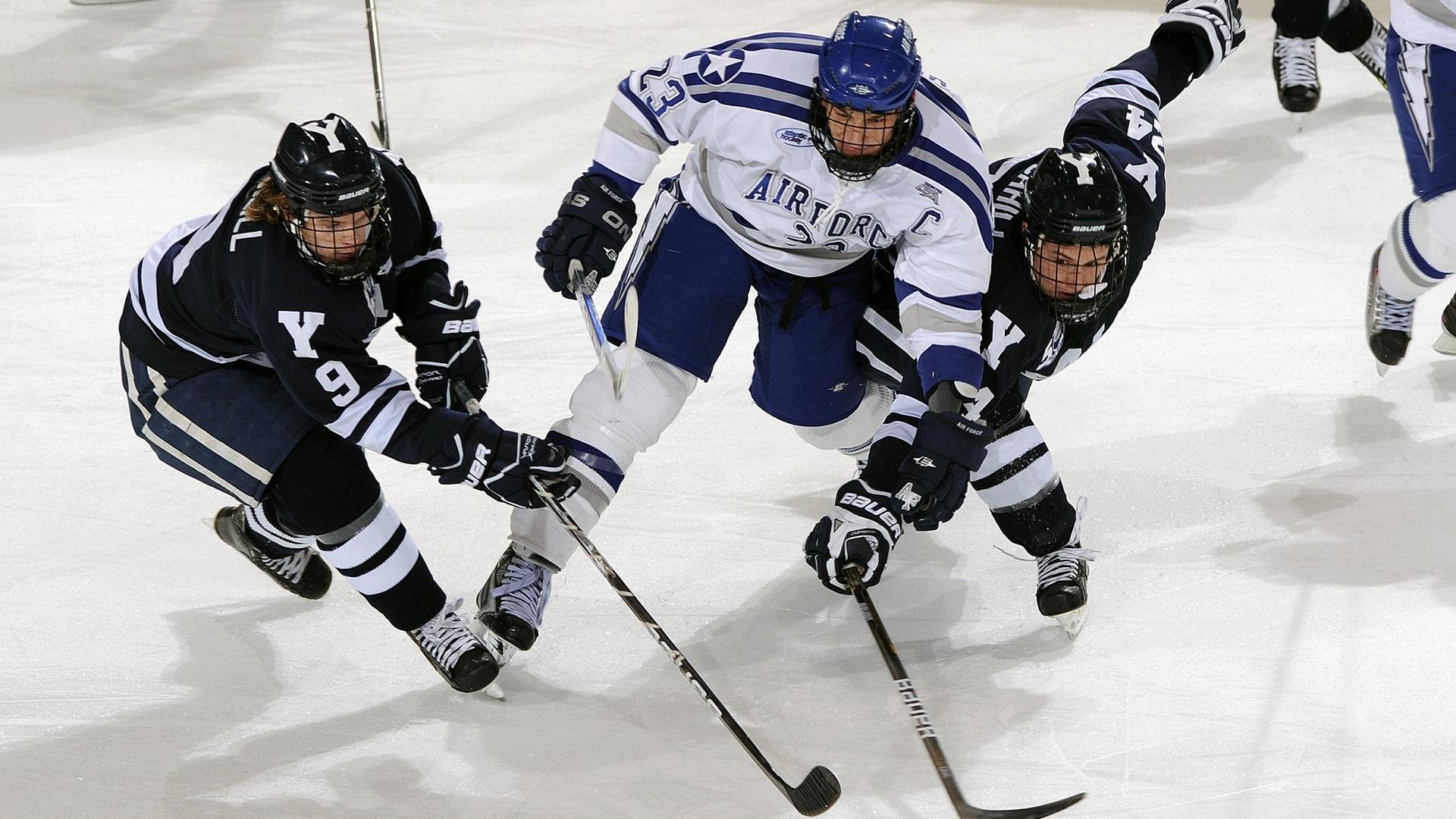 冠军争夺：联赛末轮悬念持续，三队仍有夺冠希望，冠军联赛2021